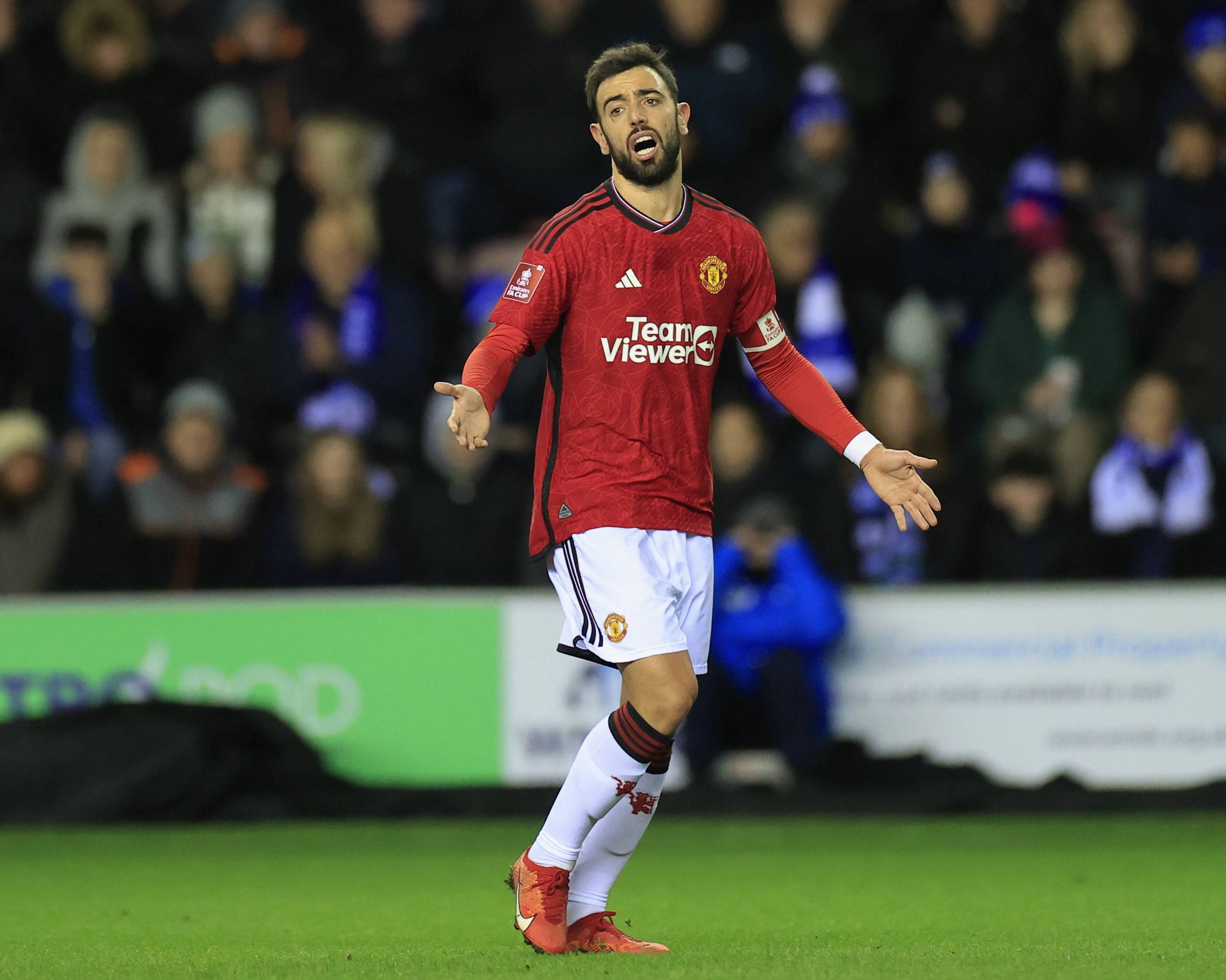 禁区弧顶构 禁区弧顶构