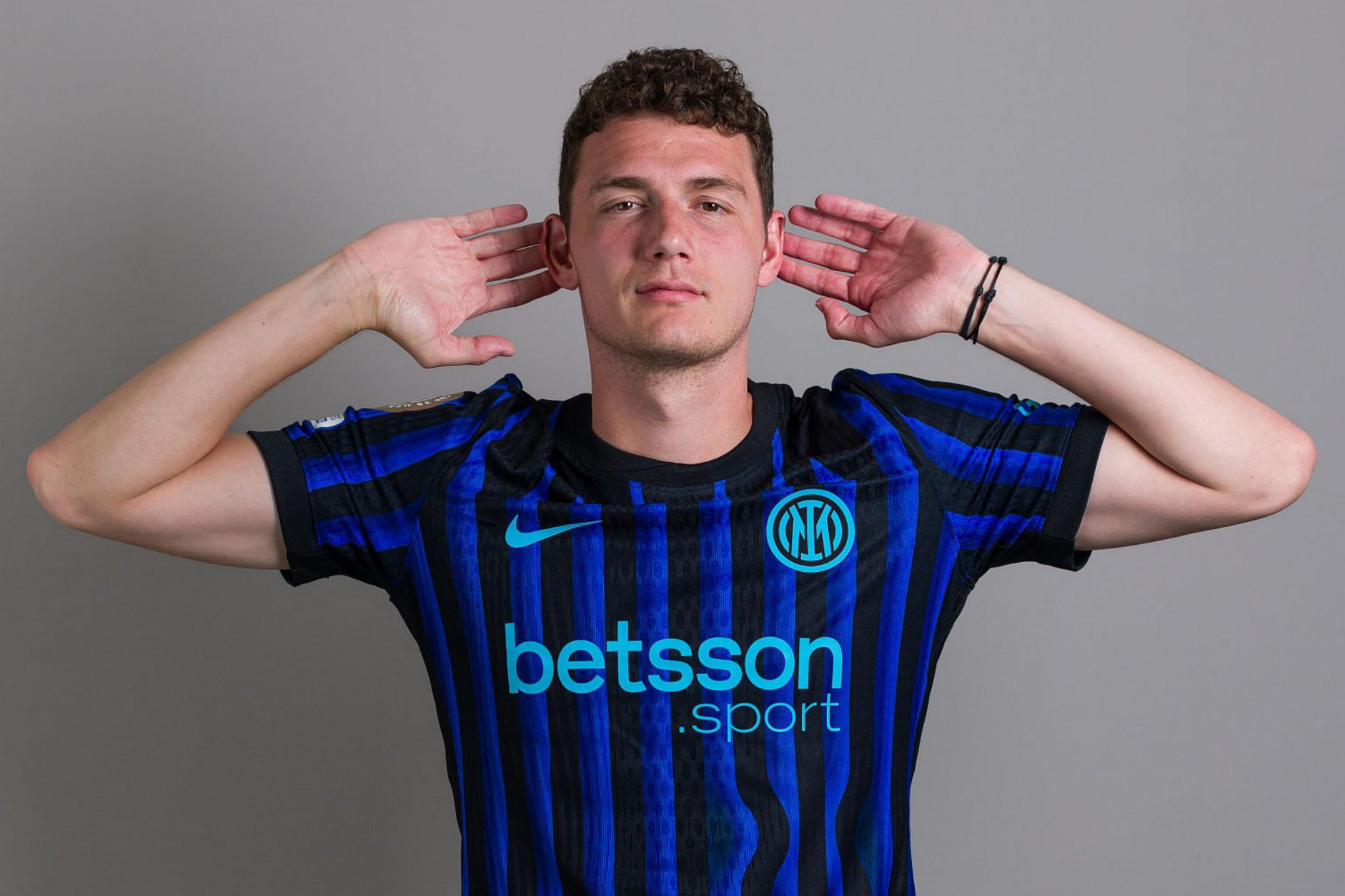 在立柱外侧 在立柱外侧